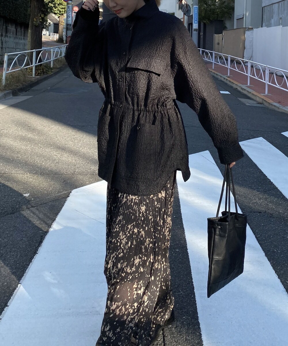 Audrey and John Wad】エンボスフラワーボンディングスタンドカラー