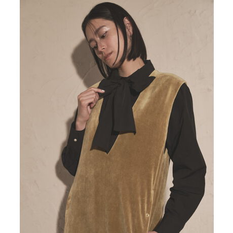 [^:L1124]-2023 FALL WINTER COLLECTION-ו܂ŃfUCɂAÂȂ肷Ȃ{E^CtVcBǂӖŁuNẐvґȈꖇByMATERIALzȃiĈȂ₩ƃnAƂۂ^Ă܂B݂邵Ƃfނ͗̓IȃVGbgɁB̂򂪃R[fB[l[giɎdĂĂ܂Bł̎􂢂\łByDESIGNCOORDINATEzꌩANVbNŉ؂₩ȕ͋C̃{[^CtVcAו̃fUCɂĈقȂ\̂ꖇƂȂĂ܂BfUCے^C͂̂܂܌ŕîۂɎdグĂAOĈꖇ̃VcƂĂ̒p߁BJtXƋݕɂ̓p[{^炢؂₩cAtg{^ׂĊOăWPbgoŉHD΃~^[CNȕ͋C܂B\t悤ȃpb`|Pbg͂킴Ɛ͂ݏofUCƂȂJWAđS̓IɊÂȂۂɁB[Nɂ̓XbgAтɂӂƗhăobNX^C܂ŔȂґȃfUCƂȂĂ܂BLȂy߂ACeȂ̂ŁAʋ΃R[f炨x݂̓̂ł܂ŁAlXȃV[łp܂Bfނ̃^bNXJ[gƃZbgAbvłp܂BSERIESRbgiC^bNOXJ[giL1613jňFʓFȂLkFȂ򊴁F₠藠nFȂF􂢉YFpA舵̍ۂ́AiɂĂi\ƃAeV^OKmFBpi̓TvłBTCY̎dlɎ኱̕ύXꍇ܂̂ŁA\߂BƖ̊֌Wɂۂ̂̂ƐFČꍇ܂B