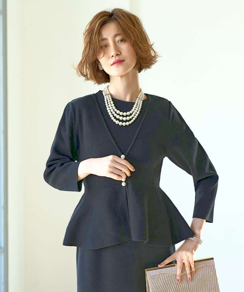 ルイルエブティック/【M、L】フロントパールペプラムニットアンサンブル M、L】フロントパールペプラムニットアンサンブル | ルイルエ