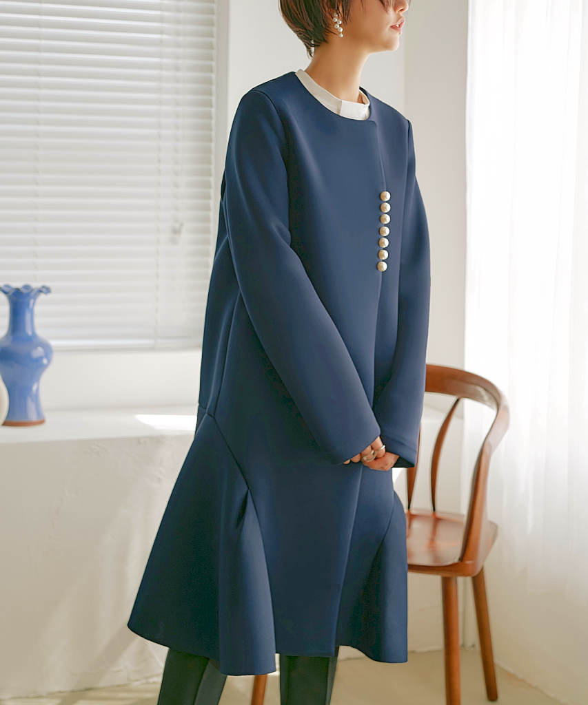 UN3D ノーカラー　プリーツ　フレア　ボタンレス　Aライン　ロングコート UN3D ノーカラー プリーツ フレア ボタンレス Aライン ロングコート