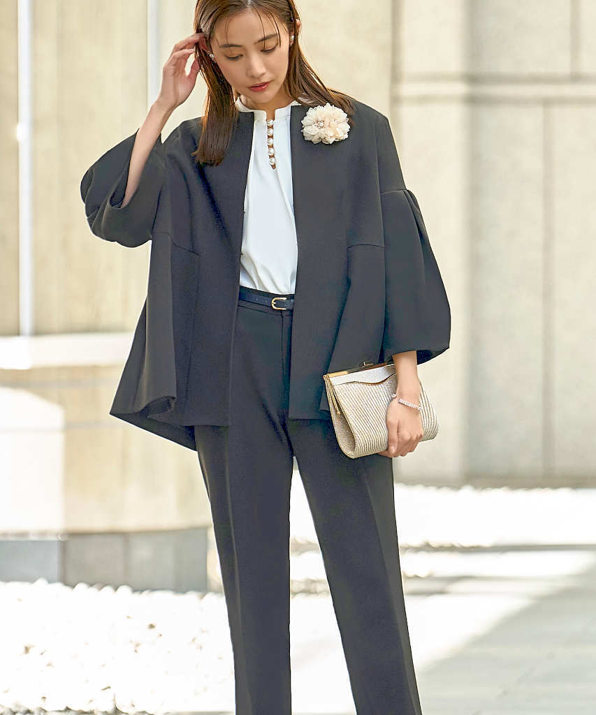 S～3L】ノーカラーフレアースリーブパンツスーツ | ルイルエブティック