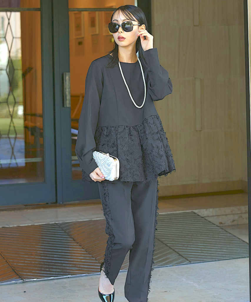 S～LL】スリットスリーブペプラムトップス＆テーパードパンツ