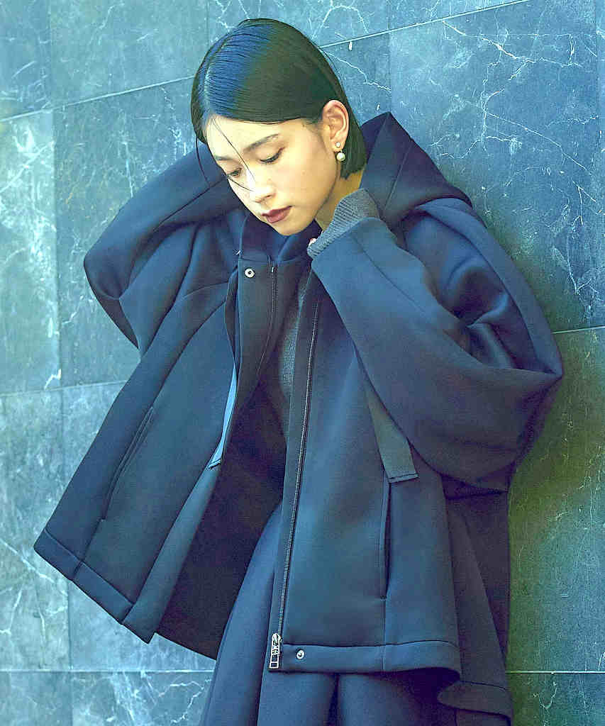 M、L】フロントパールフリルペプラムパーカー | ルイルエブティック