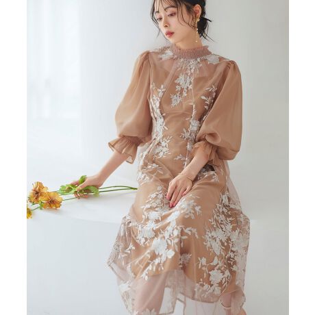 オレンジ系のワンピースドレス