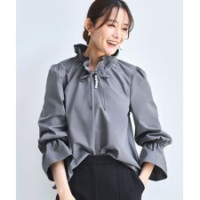 【洗える】パールボタン フリルブラウス