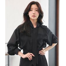 ルイルエブティック(RUIRUE BOUTIQUE)のアシンメトリーボウタイシアーブラウス