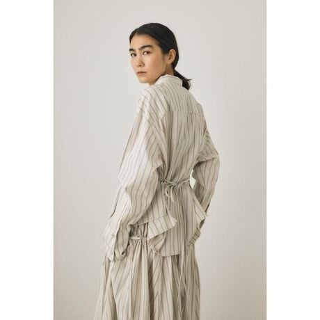 [^ԁF010IS230-2671]yM_ STAND COLLAR SHIRT ^ GA_[o[ X^hJ[Vcz|CgՂ藧̓Iȋ݂ADۂɌĂX^hJ[VcBfBe[I[KjbNRbggpy₩ȃVcngpBX^COEGXgeɕt[vgăEGXg}[NAMU[񂹂ƁA{AWy߂̂łBFGATHERRING SKIRTi010IS331-2431jƍ킹AZbgAbvX^CIXXłB