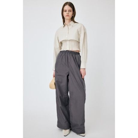 [^ԁF010HAS31-1531]yLINE WIDE PANTS ^ CChpczre[Ŵ郏bV[iCngpgbNpcłBVo[̃Ce[vANZgɂȂĂ܂BFȂ򊴁FȂLkFȂnFȂ