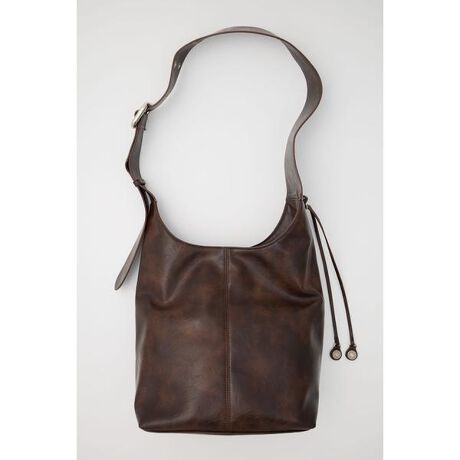 [^ԁF010IA155-3211]yBELTED BIG HOBO BAG ^ xebhrbOz[{[obOz|Cg{[̂IWĩobN|Cg̑eʂ̃z[{[^obOB̂ɗDޏ_炩fނŃfC[ɂg܂BfBe[V_[͎΂߂AɂłAxgŒ߉\Ȋ2WAYdlłBX^COJWAɂȂ肪ȃV_[obOlۂAbvf[gB̃X^COɃbNXobOBynzv:BRNBEGŕʑfނƂȂ܂BgpĂ܂Bgp񐔂ɂ炸AԂ̌o߂Ƌɗ򉻂AЂъǍ܂Bꂪt܂܂̕u͗򉻂𑁂߂܂̂łӉBߓxȖC͎̔̌ɂȂ܂̂łBۊǂ͍A̓ȂꏊɕۊǂĉBZF͐Fꍇ܂BZW̔zFgݍ킹͔ĂBîCɓo^CɓACe̍ēׁE݌1_Ȃǂ̒ʒm󂯎邱Ƃł܂BuĥCɓo^VACeׂ̓lCACe̍ēׁA߃gsbNXȂǁAuh̏󂯎邱Ƃł܂B[ӎ]摜̏i̓TvłBۂ̏iƎdlAH኱قȂꍇ܂B摜̏i͌̏Ǝ˂pxAg̃j^[ɂAƐFقȂꍇ܂BpA舵̍ۂ́AAeV^OmFB