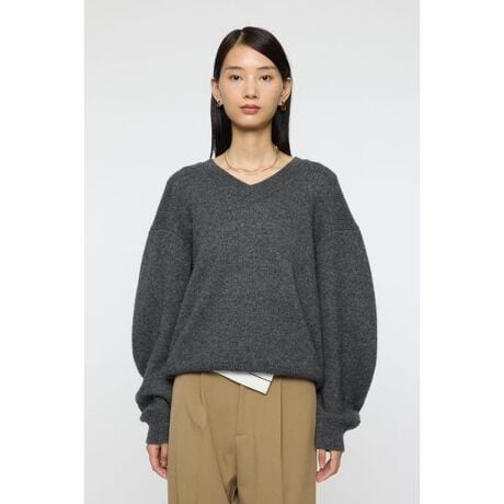 [^ԁF010IA170-8141]yDOUBLE SHOULDER V^N SWEATER^ _u V_[uClbN Z[^[ z|Cg_utFCXdlɂ邱ƂŌ݂Ɨ̊A[hȕ͋CYVlbNZ[^[BVlbN̓fRe[ɒA炵ƃGbW𗼗܂BfBe[㎿ȃE[gpAgƂȂ₩˔SnB̓_utFCXdlŌ݂oA݊̂VGbgɁBVlbNCƑlۂoBhbvV_[ƒ悢{[X[uŁAȂꂽ[hvXBƑ̓udĂőŜ߂fUCBX^COfjƍ킹ă[hɗƂ񂾑lJWAɁBVcCăC[h̃jAXyޒȂAChpc^CgXJ[gƍ킹ăVbNȃX^COɎdグĂB̓q[ŏ炵AXj[J[Ŕô߂łBîCɓo^CɓACe̍ēׁE݌1_Ȃǂ̒ʒm󂯎邱Ƃł܂BuĥCɓo^VACeׂ̓lCACe̍ēׁA߃gsbNXȂǁAuh̏󂯎邱Ƃł܂B[ӎ]摜̏i̓TvłBۂ̏iƎdlAH኱قȂꍇ܂B摜̏i͌̏Ǝ˂pxAg̃j^[ɂAƐFقȂꍇ܂BpA舵̍ۂ́AAeV^OmFB