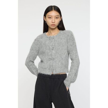 [^ԁF010IA370-8411]yFRONT RIBBON CARDIGAN ^ tg{J[fBKz|Cgtg̃{tF~jȈۂ^A_炩̑fނƖLxȃJ[oG[V͂̃jbgJ[fBKB悢TCYŉHDƂĂCi[ƂĂėpQłBfBe[y₩ŐLk̂fނgpAG߂̕ςڂɏd󂷂ꖇBVvȂ炵{fUC肰Ȃ؂₩vX܂BX^COfjƍ킹邾őlJWAɎdオAJ[⃌C[hŃtF~jȒȂɂΉB̃R[fBl[gɕL􂵂܂BîCɓo^CɓACe̍ēׁE݌1_Ȃǂ̒ʒm󂯎邱Ƃł܂BuĥCɓo^VACeׂ̓lCACe̍ēׁA߃gsbNXȂǁAuh̏󂯎邱Ƃł܂B[ӎ]摜̏i̓TvłBۂ̏iƎdlAH኱قȂꍇ܂B摜̏i͌̏Ǝ˂pxAg̃j^[ɂAƐFقȂꍇ܂BpA舵̍ۂ́AAeV^OmFB