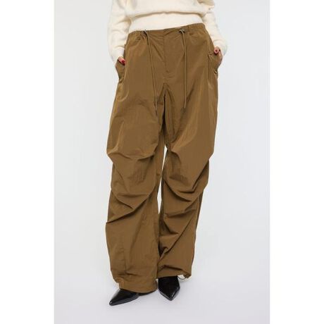 [^ԁF010IA431-3411]yOVER CARGO PANTS^ I[o[J[Spcz|CgfBe[s[`XLdグ̃iCfނgpI[o[J[SpcB\tgȃ^b`ƃ}bgȕ\ŁAJWAȂiȈۂɎdグĂ܂B[EGXgł̒p߂ŁA悢ƂȂChȂVGbg|CgBAE^[gbvXƂ̃oX₷AfC[Ɏ₷{łBX^COV[ggbvXƍ킹ă[EGXg΁A{Y2K[h̃X^COɁBVcWPbgƍ킹ΑlۂJWA_E܂B{[̂AE^[ƂǂAG߂킸X^CÕx[XƂĊ􂵂ĂACełBîCɓo^CɓACe̍ēׁE݌1_Ȃǂ̒ʒm󂯎邱Ƃł܂BuĥCɓo^VACeׂ̓lCACe̍ēׁA߃gsbNXȂǁAuh̏󂯎邱Ƃł܂B[ӎ]摜̏i̓TvłBۂ̏iƎdlAH኱قȂꍇ܂B摜̏i͌̏Ǝ˂pxAg̃j^[ɂAƐFقȂꍇ܂BpA舵̍ۂ́AAeV^OmFB