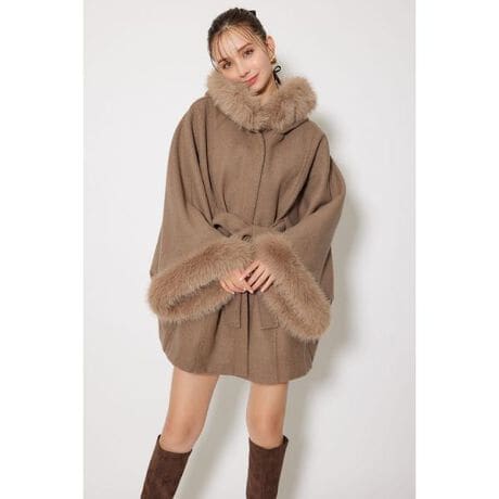 [^ԁF110IA730-0371]yrienda炵𗎂Ƃ񂾍Ggh̃b`|`R[gINEWJ[ǉčNoz|CgNlC|`R[gVJ[ǉɂȂčNēoBgh̃|`R[gAfBCNɗƂ񂾈ꖇBӂƍLtACx[XɁAN炵傫߂̃t[h⍂߂̃EGXgxgŁAX^CAbvČ悤vZăfUC܂Bё̒tFCNt@[t[hƑɎAǂNXȕ͋CYNX鑕ɁBƃt[h̃tFCNt@[͎O\Ȃ̂ŃV[ɍ킹ăX^COł̂|CgłBpcX^C⃍Ou[cƃoX₷A̓~̂oxĂACełBfBe[pTƉHD邵Ȃ₩ACR[gBt[h傫߂ɃfUĈŏʂ҂ł܂BtFCNt@[͑SĎO\ɂĂ̂ŁA킹X^COɂĕωČ邱Ƃł܂BX^COV[g̃{gA~j䃏s[XŁA̓Ou[c߂łB