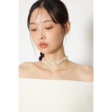 リボン付きフェイクパールチョーカー