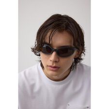 ロゴプレートキャットアイウェア