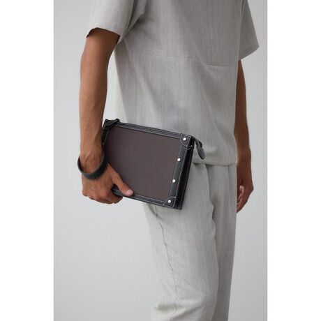 [^ԁF251IAC55-040G]X^bYNb`obO |Cggh̃X^bYNb`obOɂȂ܂BfBe[1TCYŉ^ؚ̉ȃfUCƂȂ܂BgсAzȂǂƂۂɊpfUCƂȂĂ܂BV_[XgbvtăV_[obOƂĂg2WAYdlɂȂ܂BX^COX^bYfUCڂ̂ŃVvȕ̃ANZgɂ߂łBfރJrɂۊǂȒPȂ̂łBGꂽ܂܂ŒԕuȂfނƖȂ悤ɕۊǂĂBڐ邱Ƃ܂B[ӎ]摜̏i̓TvłBۂ̏iƎdlAH኱قȂꍇ܂B摜̏i͌̏Ǝ˂pxAg̃j^[ɂAƐFقȂꍇ܂BpA舵̍ۂ́AAeV^OmFB