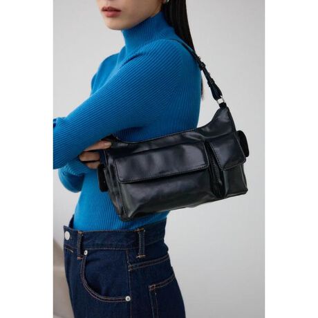 [^ԁF250ISC55-138J]AEg|PbgnhobO |CgňCɃghAEg|PbgfUC̃nhobOBfBeB[Be[Ŵ鍇vgpĂ荂̂dオBnh́AM{Vŕtւł邽߃V_[ƂĂnhobOƂĂg܂BRpNgȌȂ}`肠邽ߌڈȏ̎[́BǂȃX^COɂ킹₷ubNƏt炵AC{[2J[WJBV[Y킸g邨߂̃obOłBfރJrɂۊǂȒPȂ̂łBGꂽ܂܂ŒԕuȂfނƖȂ悤ɕۊǂĂBڐ邱Ƃ܂BM{VŃV_[tΎ΂ߊ|łgp܂BOĒZnhłgp܂B