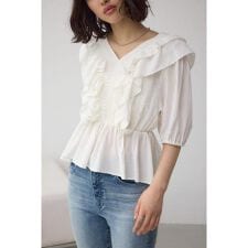 アズールバイマウジー(AZUL BY MOUSSY)のラッフルショルダーブラウス