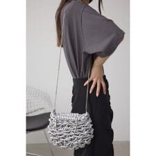 アズールバイマウジー(AZUL BY MOUSSY)のメタルハンドルメタリック編み込みバッグ