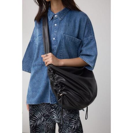 [^ԁF250IAB55-1601]TChMU[pfbgobO |CgMU[fUCN炵NX{fBobOBfBeB[TCh̃MU[͒\Ȃ̂ŁA̓̋CX^COɍ킹ăfUCAWĂ܂BA4TCYƓeʁBȂӂƓĂ̂ŗ̊oăJWA̒ɂ[hoBJ[̓x[VbNȃubNɉčNgh̃Vo[ƃ΂߂~hubN3FWJBgɂ͂ʋ΁AʊwȂǂɂ߂̃obOłBfޔGꂽ܂܂ŒԕuȂfނƖȂ悤ɕۊǂĂBڐ邱Ƃ܂B250ISB55-062J̃s[giłB[ӎ]摜̏i̓TvłBۂ̏iƎdlAH኱قȂꍇ܂B摜̏i͌̏Ǝ˂pxAg̃j^[ɂAƐFقȂꍇ܂BpA舵̍ۂ́AAeV^OmFB