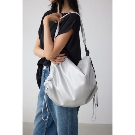 [^ԁF250IAB55-1601]TChMU[pfbgobO |CgMU[fUCN炵NX{fBobOBfBeB[TCh̃MU[͒\Ȃ̂ŁA̓̋CX^COɍ킹ăfUCAWĂ܂BA4TCYƓeʁBȂӂƓĂ̂ŗ̊oăJWA̒ɂ[hoBJ[̓x[VbNȃubNɉčNgh̃Vo[ƃ΂߂~hubN3FWJBgɂ͂ʋ΁AʊwȂǂɂ߂̃obOłBfޔGꂽ܂܂ŒԕuȂfނƖȂ悤ɕۊǂĂBڐ邱Ƃ܂B250ISB55-062J̃s[giłB[ӎ]摜̏i̓TvłBۂ̏iƎdlAH኱قȂꍇ܂B摜̏i͌̏Ǝ˂pxAg̃j^[ɂAƐFقȂꍇ܂BpA舵̍ۂ́AAeV^OmFB