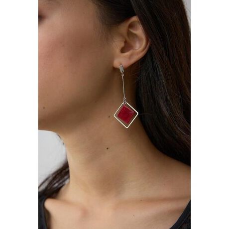 [^ԁF250IAB56-183K]AN~^AVg[sAX |CgEŃAVg[fUCɂȂsAXłBfBeB[AZULŒԐlC̃fUCłBXNGÂׂbfUCVA悳oĂ܂BfދANZT[̏ꍇAŉtɐGꂽA玉щ̒~ςɂAϐFώꍇ܂BIɂӂ̃eiX肢܂Bŉtiɒڂ鎖悤ӉB[ӎ]摜̏i̓TvłBۂ̏iƎdlAH኱قȂꍇ܂B摜̏i͌̏Ǝ˂pxAg̃j^[ɂAƐFقȂꍇ܂BpA舵̍ۂ́AAeV^OmFB