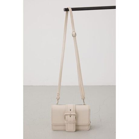 [^ԁF250IAC55-1341]xgfUCEHbgobO |CgNVJȃobNfUCڂAiƃgh˔V_[obOB fBe[ƂtFCNU[fނɁAzCg̃Xeb`ANZgƂĉffUCBtbvɎ{ꂽ傫߂̃obNAVvȂۓIȃ|CgɁBɂ͎Oł邨zĂ̂ŁAƂo⃌W[ɂsb^BVvȃfUCȂ̂łǂȃX^COɂ킹₷AV[Y킸ɂ߂̃ACełB fޔGꂽ܂ܕuȂfނƖȂ悤ɕۊǂĂBfސɂĂ͈ڐ邱Ƃ܂B[ӎ]摜̏i̓TvłBۂ̏iƎdlAH኱قȂꍇ܂B摜̏i͌̏Ǝ˂pxAg̃j^[ɂAƐFقȂꍇ܂BpA舵̍ۂ́AAeV^OmFB