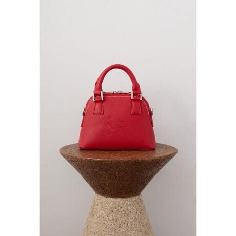 [^ԁF250JSB55-0061]_uWbp[~jobO |Cgڂ͏Ԃł[͔Q̃~jobOBfBeB[RpNgȃTCYȂA}`肠肨zX}z[\B|PbgɉAJ[hނ₷O|PbgtŎgQłBV_[̃^`F[iȃANZgƂȂAfC[炨o܂Ŋ􂵂܂BX^COVvȃfUCȂ̂ŁAhXV[JWAR[fBl[g̊O܂łǂȃX^COɂ킹₷V[Y킸gDGȃobOłBfރJrɂۊǂȒPȂ̂łB舵̂ӔGꂽ܂܂ŒԕuȂfނƖȂ悤ɕۊǂĂBڐ邱Ƃ܂B250IAB55-058K̃s[giłBD^BRN͐VFłB[ӎ]摜̏i̓TvłBۂ̏iƎdlAH኱قȂꍇ܂B摜̏i͌̏Ǝ˂pxAg̃j^[ɂAƐFقȂꍇ܂BpA舵̍ۂ́AAeV^OmFB