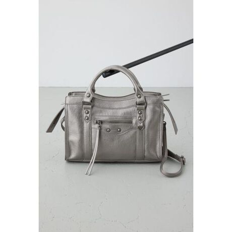 [^ԁF250JSC55-0041]tFCNU[nhobO|CgꂽtHƑ݊̂郁^p[cAR[fBl[gNXAbvnhobOB fBe[悢c̃tFCNU[gpÂdオɁBtg̃Wbv|PbgtW`[ANZgɂȂAfUCƎpB}`肠Az|[`[\BV_[XgbvtŁAnhEV_[2WAYŎĝ|CgB 舵̂ӔGꂽ܂ܕuȂfނƖȂ悤ɕۊǂĂBfސɂĂ͈ڐ邱Ƃ܂B[ӎ]摜̏i̓TvłBۂ̏iƎdlAH኱قȂꍇ܂B摜̏i͌̏Ǝ˂pxAg̃j^[ɂAƐFقȂꍇ܂BpA舵̍ۂ́AAeV^OmFB