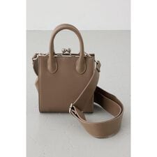 メタルフレームスクエアバッグ