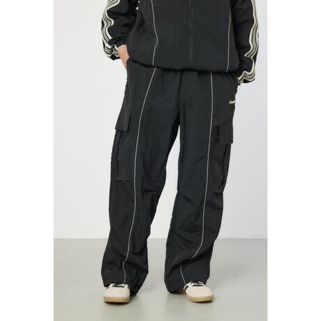 [^ԁF421ISR31-0271]|CgZ^[ɐ؂ւ邱Ƃŏc̃CAn̂X^CbVȃfUC|CgłBfBeB[̍T߂ȃbV[fނłBX^COXEFbgjbgAp[J[╿̃ACe܂ŕL}b`ꒅłBXj[J[̓{[̂̂ƍ킹̂߁Bn|PbgF藠nFȂFȂLkFȂ