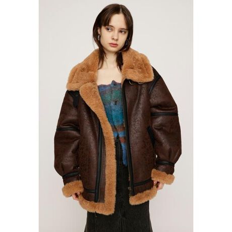 [^ԁF030HAY30-1411]yVINTAGE FAUX SHEARLING JKzPOINTFNÂ悤Ȗ{iIȃBe[W̕\ɎdグVAOWPbgBDETAILFhɂDAI[o[TCYȂ̂ŁAɂ񒅍łcꂵȂACeByʂŁAԒpĂɂ̂|CgBSTYLINGF{[̂AE^[Ȃ̂ŁAICXJ[gRpNgȃ{gX킹X^CO߂łBfC[ɍ킹₷ubNƁA{A̔zFɂ͂Ȃ▭ȐF̃uE2FWJBFABRIC^MATERIALFNÂ悤Ȗ{iIȃBe[W̕\ɎdグtFCN[gfނgpBFȂ򊴁FȂLkFȂ{iɂ͖щHё̂fނgpĂ܂Bgpɉ門C▁Ղɂđ̖щHщHꂪ鎖܂Bfޓ㊮Sɖhł܂̂łBщH̕ɕt鎖܂B̍ۂ̓G`PbguVESe[vŎ菜ĉBZF͖щH̕tڗ܂̂ŁAł邾nF̂̂Ƃ̑gݍ킹߂܂Bi摜̓Tv̂߁AFTCYAfނ̍̎dlɕύXꍇ܂̂ŁA\߂Bꕔ\񏤕iɂ܂Ă͐Y̓sɂ肨͂\XƑOシꍇ܂BǉYíAꕔ̓X܁Aʔ̂Ŕ̔̏ꍇ܂B\߂B