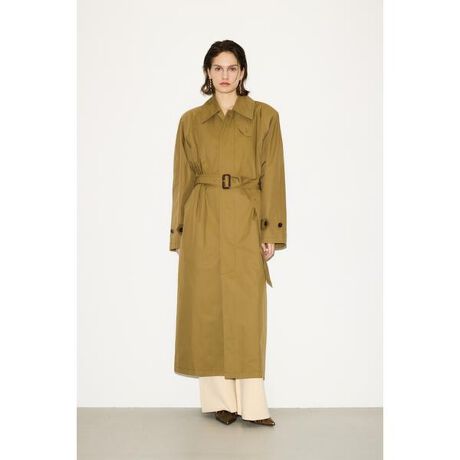 [^ԁF030IS030-2891]THROW by SLYyDOLMAN SOUTIEN COLLAR COATzPOINTFx[VbNȃfUCɃ_ȃjAXYXeJ[R[gBDETAILFƒ䂪Ah}X[ũpbhCV_[ɂŁA[ĥlۂVGbgɂփAbvf[gBp邾ŗlɂȂꒅBSTYLINGFfjX^CȂǃfC[ItBXV[܂ŕLłAE^[BFABRIC^MATERIALF悢̃RbgcCngpBFȂ򊴁FȂLkFȂnF聦i摜̓Tv̂߁AFTCYAfނ̍̎dlɕύXꍇ܂̂ŁA\߂Bꕔ\񏤕iɂ܂Ă͐Y̓sɂ肨͂\XƑOシꍇ܂BǉYíAꕔ̓X܁Aʔ̂Ŕ̔̏ꍇ܂B\߂B