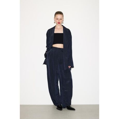 [^ԁF030IS030-2321]THROW by SLYyWRINKLE FINISH TAILOR JKzPOINTF򊴂ƃNHSʂɎ{\ʊڂ䂭e[[WPbgBDETAILF}jbVȈۂ̃{bNX^VGbgɁAČŷ\ʊƏiȒ悢򊴂ŏ炵vXBp邾łȂꊴołACeBSTYLINGFJWAȃfjX^Cɂč킹AV[YWRINKLE FINISH TUCKED PT(030IS031-2311)ƃZbgAbvō킹X^CO߁BFȂ򊴁F聡LkFȂ@nFȂ{i͑fނ̓F܂BAN[jOApigpjɑ̈ߗނG݁AƋނɐFڂ肷鎖܂BɊJŎԂł́AFɂȂ܂BAWFƂ̑gݍ킹͔A舵ɂ͏\ӉB{i͌iOjɎアߕϐF邱Ƃ܂˓uɒԂ炳ȂŉB[ӎ]摜̏i̓TvłBۂ̏iƎdlAH኱قȂꍇ܂B摜̏i͌̏Ǝ˂pxAg̃j^[ɂAƐFقȂꍇ܂BpA舵̍ۂ́AAeV^OmFBꕔ\񏤕iɂ܂Ă͐Y̓sɂ肨͂\XƑOシꍇ܂BǉYíAꕔ̓X܁Aʔ̂Ŕ̔̏ꍇ܂B\߂B