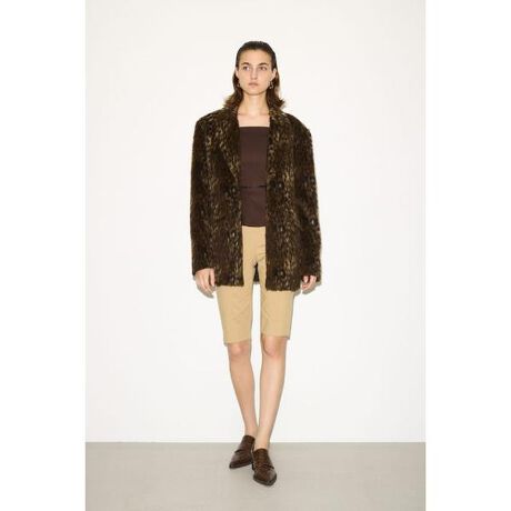 [^ԁF030IA031-1971]THROW by SLYySTRETCH CAPRI PTzPOINTFX^COɎ邾ňCɃgh̏oJvpcBDETAILFXgb`̌אgȃVGbgɂȂĂATCh̃Z^[V[fUC{Ă̂ŋrׂĂ܂BSTYLINGFRpNgȃgbvX͂ArbNVGbg̃gbvXVcƂ̃X^COXXłBu[cnC\bNXƂ̑QȂ̂ō̎璷gĂ܂BFȂ򊴁FȂLkF聡@nFȂ[ӎ]摜̏i̓TvłBۂ̏iƎdlAH኱قȂꍇ܂B摜̏i͌̏Ǝ˂pxAg̃j^[ɂAƐFقȂꍇ܂BpA舵̍ۂ́AAeV^OmFBꕔ\񏤕iɂ܂Ă͐Y̓sɂ肨͂\XƑOシꍇ܂BǉYíAꕔ̓X܁Aʔ̂Ŕ̔̏ꍇ܂B\߂B