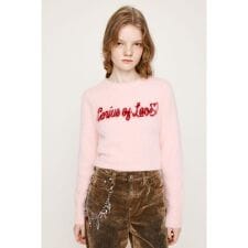 スライ(SLY)の【LIMITED ITEM】SHAGGY YARN LOGO C／N トップス