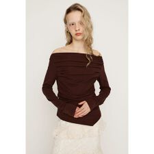 【SNSで話題！】OFF SHOULDER TUCK トップス