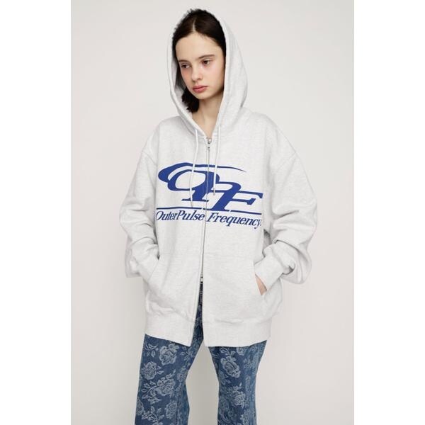 SNSで話題！】LOGO OVER HOODIE | スライ(SLY) | マルイウェブチャネル