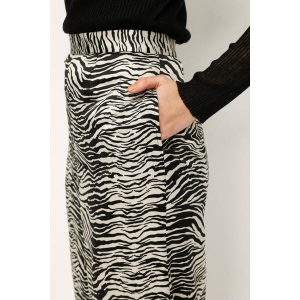 ZEBRA FRONT BUTTON SLIT スカート | スライ(SLY) | 030DSY31