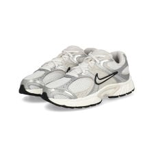 ナイキ(NIKE)のNIKE ナイキ W V5 RNR レディーススニーカー(ウィメンズV5RNR)