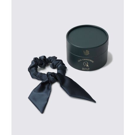 [^:21SS5HAPBFR242]Foo Tokyo̒ԃVNngA傫߂̃{ANZgɂȂVVBVN̓^pNłłĂA^pNłłĂ锯ɗDfނłB{͎͂\Ȃ̂ŁARɃX^COy݂܂Bi̓IWi̓`{bNXւꂵĂ͂܂B̃{bNX́A{l̕炵Eɐ[݂̂h|h`[tɐ삵܂Bʎ蔠J悤ȃNNĂ܂BbsOKvȂÂ܂܃MtgƂĂnƂłfUCɂ܂BetƂVNBVŃufpvAlX爤ĂʂȓVR@ۂłBA~m_LxɊ܂ޑg͐lɌȂ߂AqAgs[̐lł锧ɗDfނłB̃VN̒łuō"hVNv100gp̂AFoo TokyõVNACełB