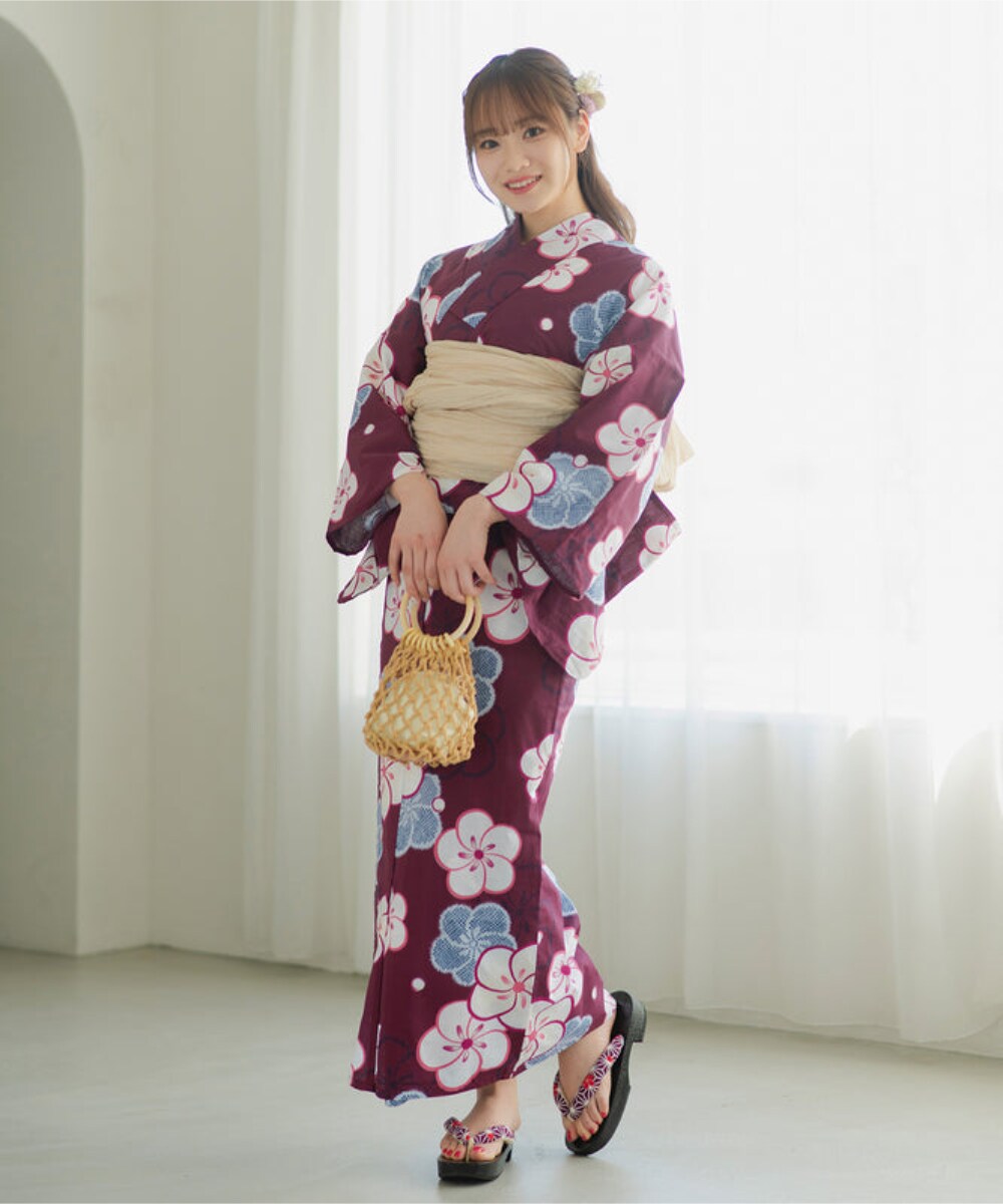 下駄なし➕腰紐2本 浴衣ジェンヌ 新作 浴衣5点セット 白地に黒や紺の梅 浴衣ジェンヌ 新作 浴衣5点セット 白地に黒や紺の梅 半幅帯 下駄