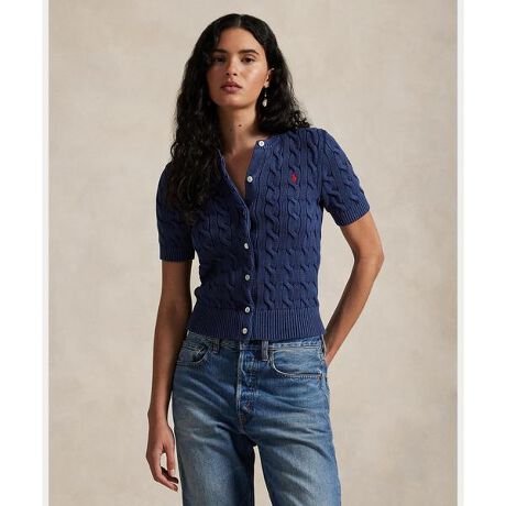 [^ԁFWMPOSWENDW20388]_炩ȃR[hRbggpP[ujbg̔J[fBKBʂȐF{ƂœƓȃjAX̂AeBɂVOl`[̃|j[hJŃANZgvXBEXtBbg ^ EN[lbN ^ {^tO ^ Aujbg̃JtX ^ ujbg̐EɃVOl`[̃|j[hJEEnz̎iɐFڂ肷邱Ƃ܂BERalph LaureñRbgiIԂƂŁA̕یƏCɓw߂ȂARbgƊE𑱂悤ɎxBetter CottoniTMj~bVւRalph Lauren̎g݂T|[g邱ƂɂȂ܂E{i͕xɑčޗ𒲒BĂ邽߁ASĂ̐iBetter CottoniTMj܂܂Ȃ\܂BEfg178cmApTCYSi̐F́ÂȂǏɂFقȂČꍇ܂̂ŗ\߂B@yfށzE{́F 100 yYz