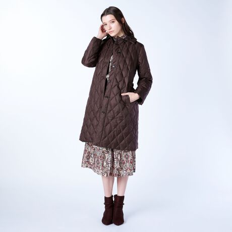 [^ԁF72251122561]LeBOłȃXe_ER[gBJWAɂȂ肪ȃ_EGKgȃfUCɗƂ񂾈ꖇBEGXgɂ͎O\ȓ̋z̃EGXgRxgtŁAقȂ2ʂ̃VGbgy߂܂BVvȃfUCŁAIIt킸lXȃV[Ŋ􂷂ACełBi摜̓TvgpĂ邽߁Aۂ̏iƐFȂǂ̎dlقȂꍇ܂B\߂Bmodel:T.175/B.83/W.59/H.89pTCYF38