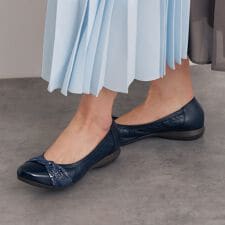 卑弥呼(himiko)の卑弥呼の定番！走れるパンプス◇【SALE】【撥水】クロスリボンスニーカーパンプス/633308