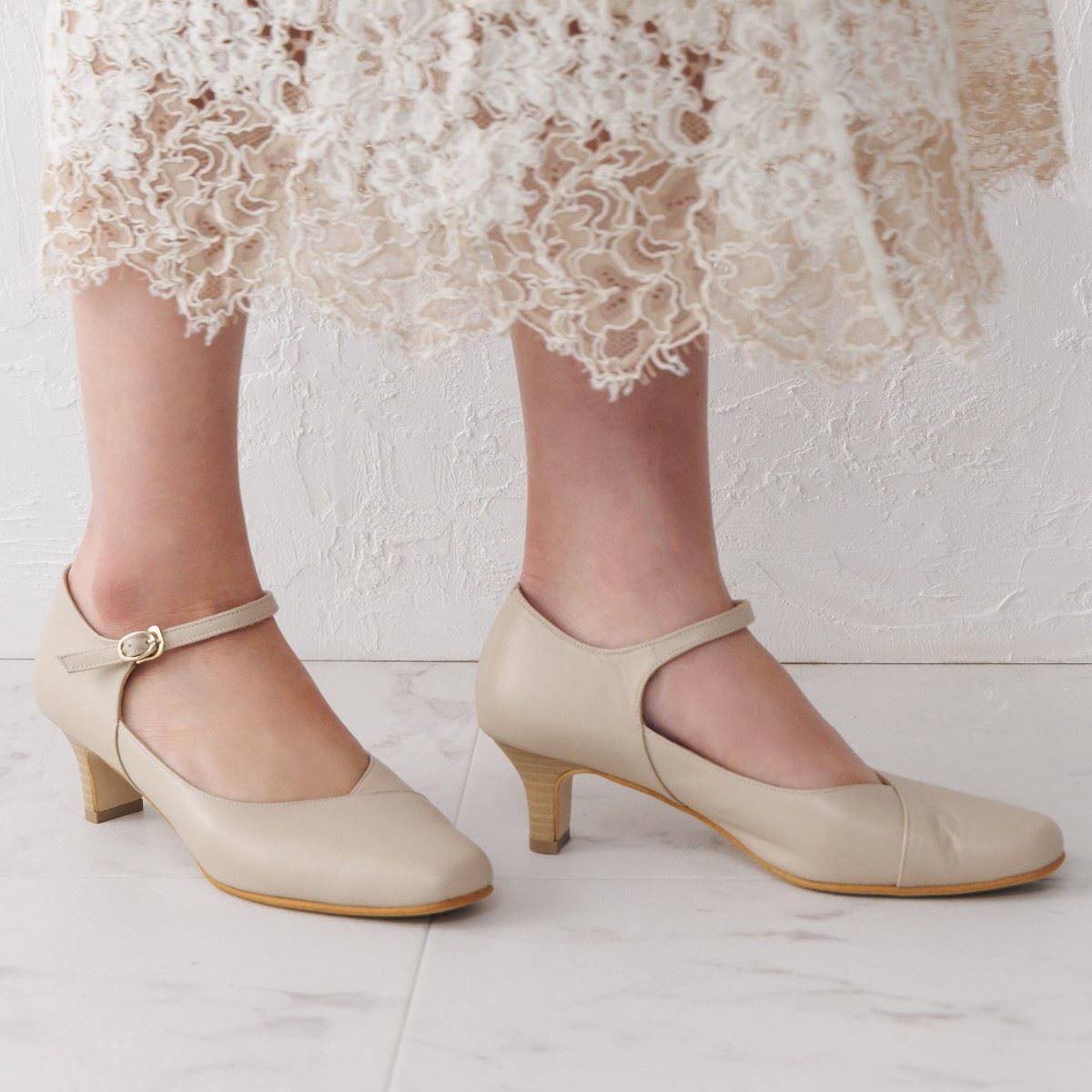 ベージュレザー パンプス カットアウトデザイン GRISE5cmレザーカットアウトパンプス | ルタロン(LE TALON