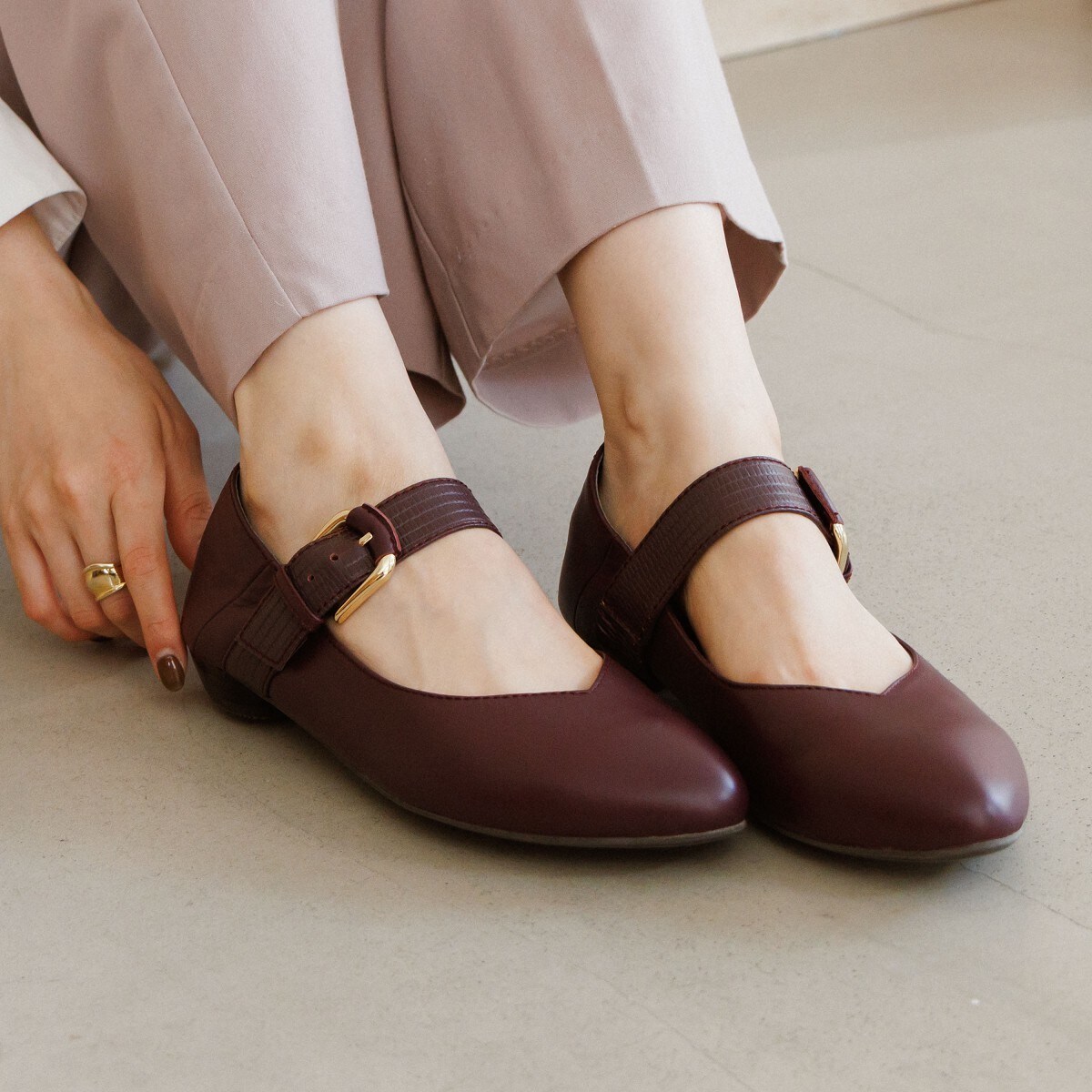 ☆美品☆【ヒミコ】パンプス (24.5) 2WAYベルトデザインバブーシュ　黒 ヒミコ 卑弥呼 2WAYベルトデザインバブーシュ/643311 （ブラック