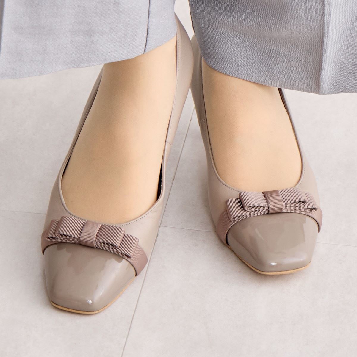 HIMIKO ベルトデザインバブーシュ23.5 ベージュ　　 定価22,000円 HIMIKO ベルトデザインバブーシュ23.5 ベージュ 定価22,000円