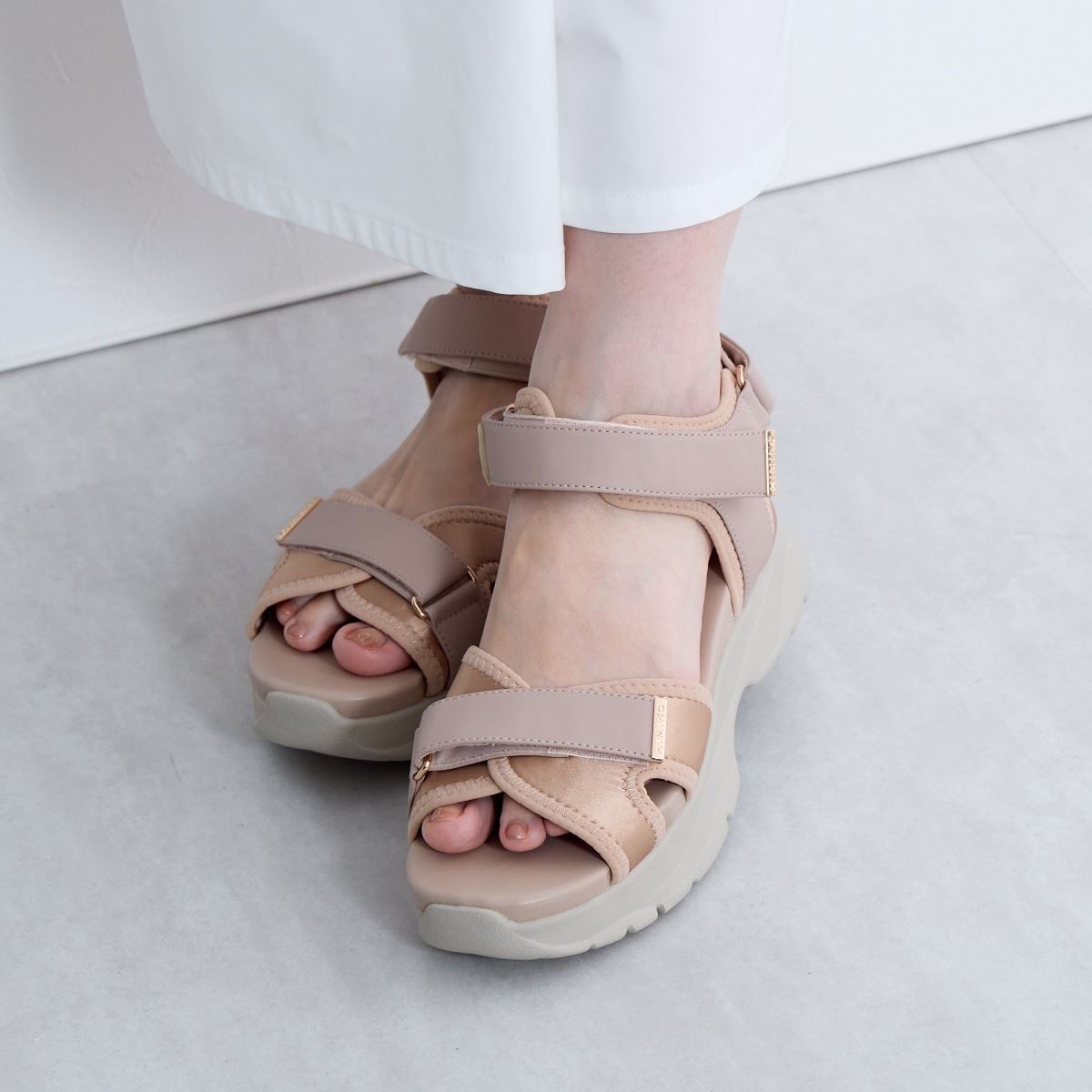 厚底でも軽くて楽々！◇【WEB限定】【卑弥呼 26SS】クロスデザイン