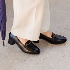 卑弥呼 レイン(HIMIKORAIN)の雨を楽しむ足元に◇【耐水】ヒールアップビットレインローファー/644103